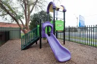 Riverina Hotel Hotels in Holbrook