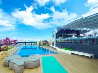 MaxOneHotels.com @ Balikpapan - Uima-altaat