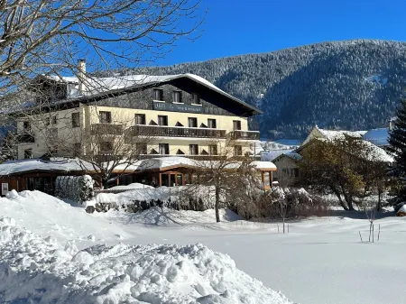 Hôtel Restaurant la Buffe Отели в г. Отран-Меодр ан Веркор