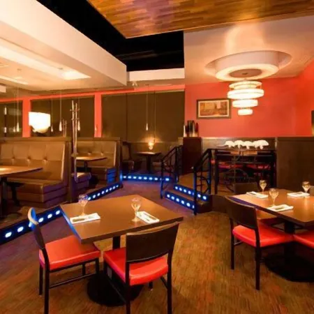 Woodlands Inn & Suites