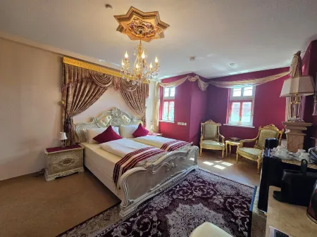 Hotel & Café Schachtenburg Отели в г. Лаутербах