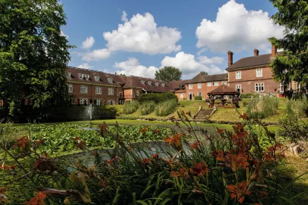 Albrighton Hall and Spa, a member of Radisson Individuals Отели в г. Райтон-XI-Таунс