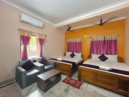 Kristi Guest House, Shantiniketan Отели в г. Бирбхум