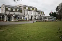 La Trelade Hotel - ที่มีที่จอดรถ