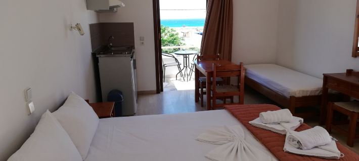 Karmi Apartments Hotels in Kolimvari