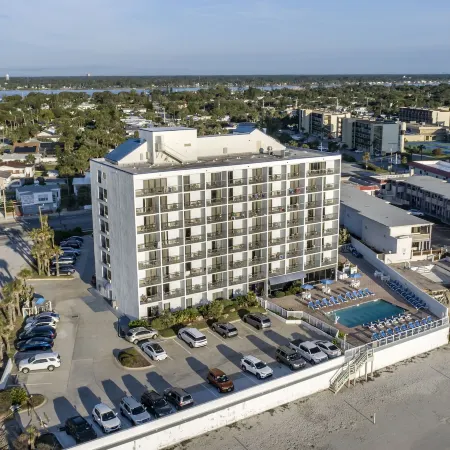 Tropical Winds Resort Hotel Отели рядом с достопримечательностью «Выставочный и конгресс-центр Ocean Center»