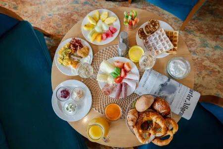 Ringhotel Hohenlohe Отели рядом с достопримечательностью «Hallisch-Frankisches Museum»