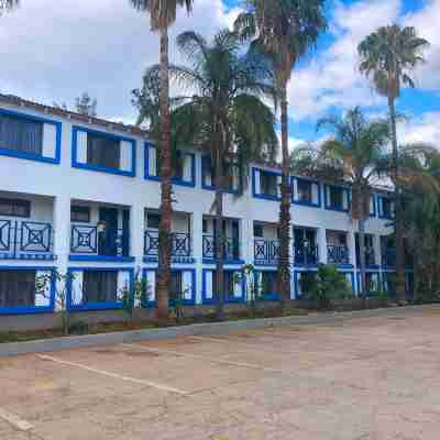 Elephant Springs Hotel Exterior