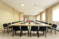 City Avenue Hotel - Business