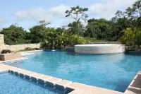 Axkan Palenque, Albercas, Gastronomia Mar y Tierra & Travel Agency - Familien
