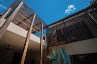 CASA MANDARINA DOWNTOWN WITH POOL