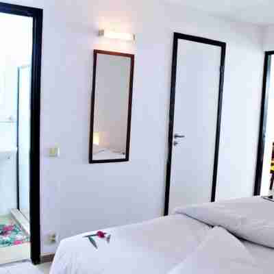 Bungalow Beach Hotel Rooms
