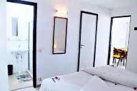 Bungalow Beach Hotel