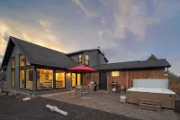 The Gem Estate by Avantstay Modern Farmhouse w/ Lavender Fields + Hot Tub Hôtels à : 