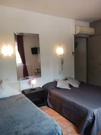 HOTEL DU LAC Отели в г. Шато-Арну-Сент-Обан