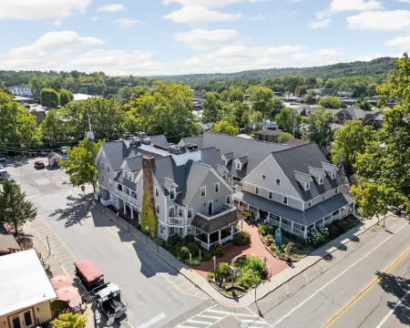 Artists Colony Hotels in Nashville