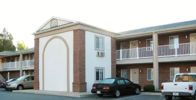 Affordable Suites Burlington Hotels near University Commons