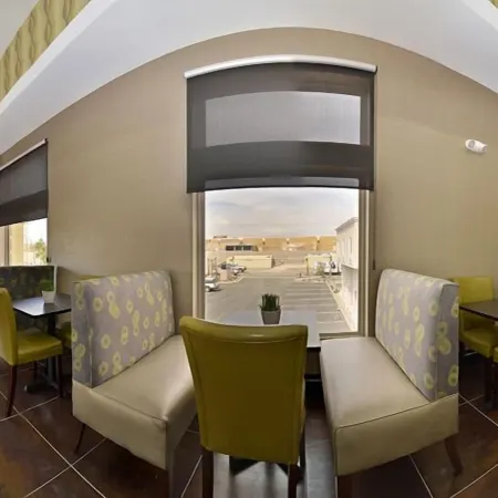 Comfort Inn & Suites I-10 Airport