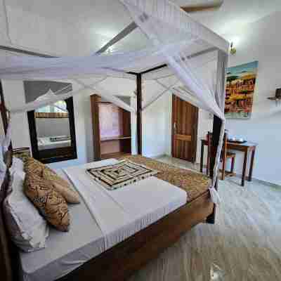 Zanzicrown Hotel Rooms