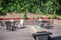 The Liberty Lodge Williamsport - Airport Shuttle