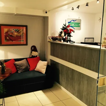 Hôtel Bosquet Pau Centre - Self Check in Budget Hotel