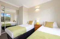 L'Amor Holiday Apartments Hotels in Mulambin