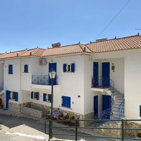 Matina Apartments Tyros