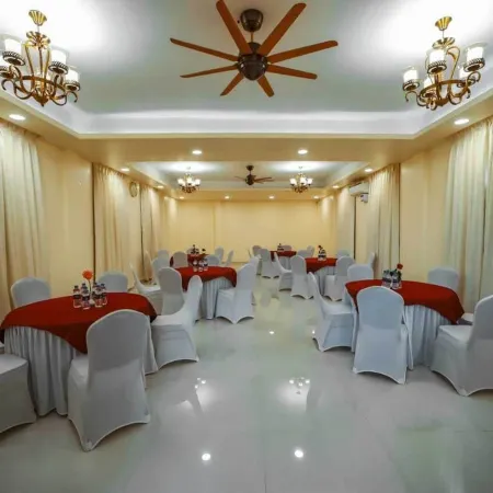 Grand Vatika Resort
