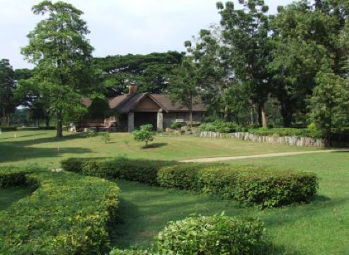 สนามกอล์ฟ สว่าง รีสอร์ท กอล์ฟ คลับ แอนด์ โฮเทล