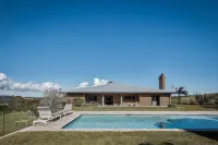 99 Acres Bangalow Retreat Hotels in Bangalow