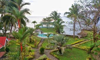 Puesta del Sol Beach Bungalows