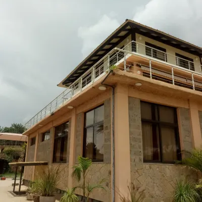 Matteo's Resort Hotel in zona Elementaita Pharmaceuticals