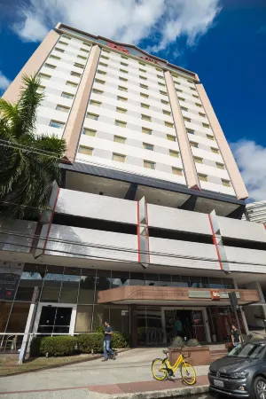 Ibis Vitoria Praia do Canto Отели рядом с достопримечательностью «Itamaraty Hall»