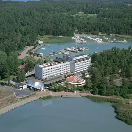 Ruissalo Spa Hotel Отели рядом с достопримечательностью «Арена «Гатораде Центер»»