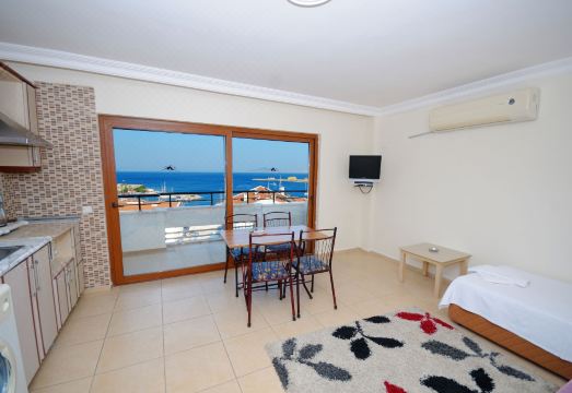 5. 베야즈 코나크 ..