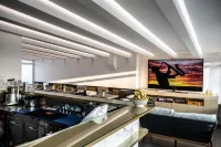 Upper Rooms - Airport Shuttle