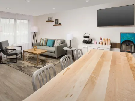 WoodSpring Suites Seattle Everett