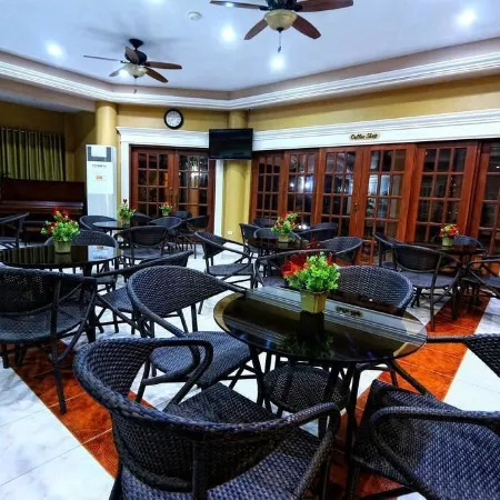 Kapis Mansions Hotel