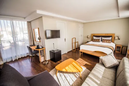 Le Pietri Urban Hotel Отели рядом с достопримечательностью «Мавзолей Мухаммеда V»