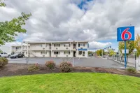 Motel 6 Beaverton, or Hotels in Beaverton