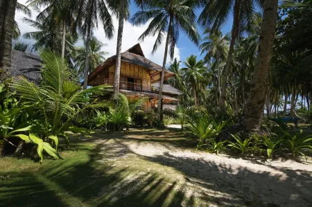 Siargao Inn Beach Resort Отели рядом с достопримечательностью «The Boardwalk at Cloud 9 Resort»