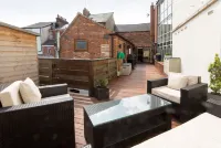 Spacious 4 Bedroom Apartment in Oxford City Centre, Near Colleges & Botanical Gardens