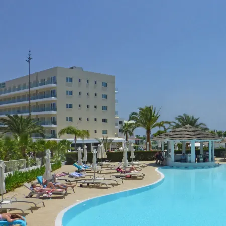 Sunrise Gardens Aparthotel