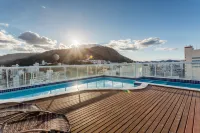 Victory Suites - Pools