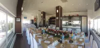 Clean Hotel - breakfast