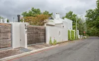 Laanhof Studios - Condos