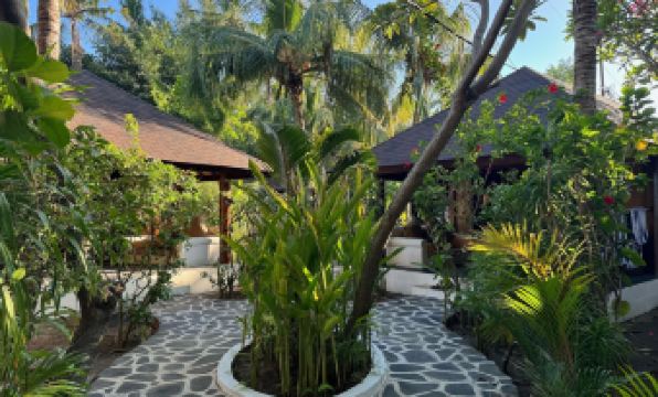 Scallywags Beach Club