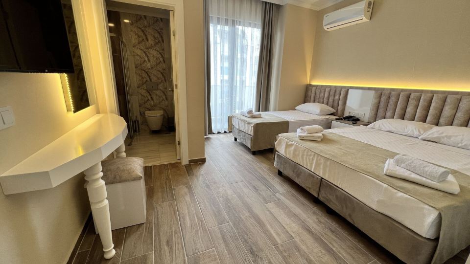 Miss Cleopatra Hotel