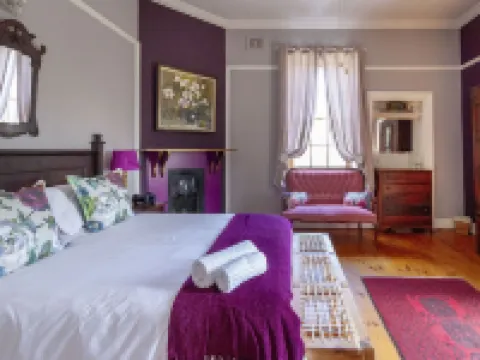 Airlies Guest House Hotels near IBIS Gallery