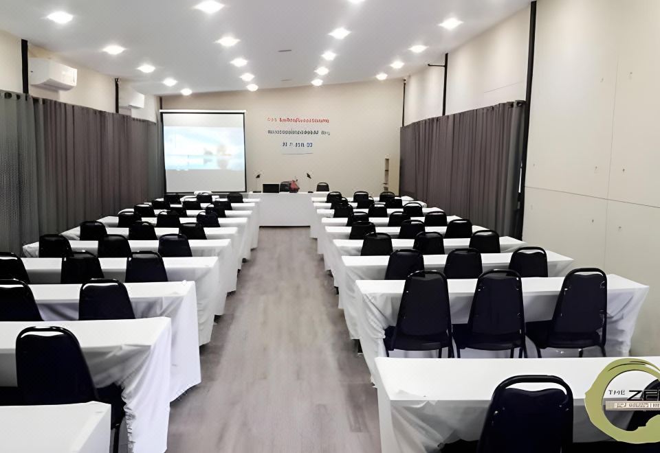 5. 더 제니스 레지..